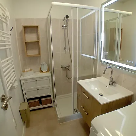 Holiday home Maison De A 250 M De La Et Foret *